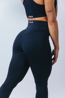 Top Feminino Preto Kay Yua Stryn